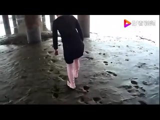 chinese woman in mud part 1
